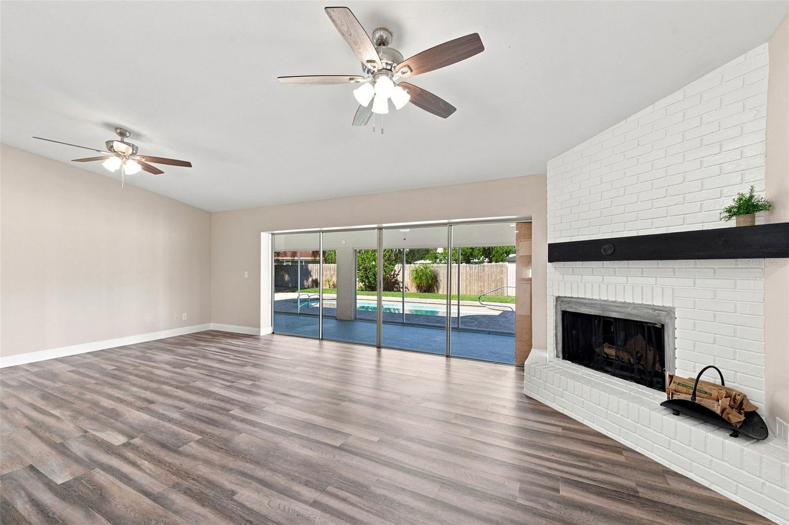 3276 FOX HILL DR — photo 11