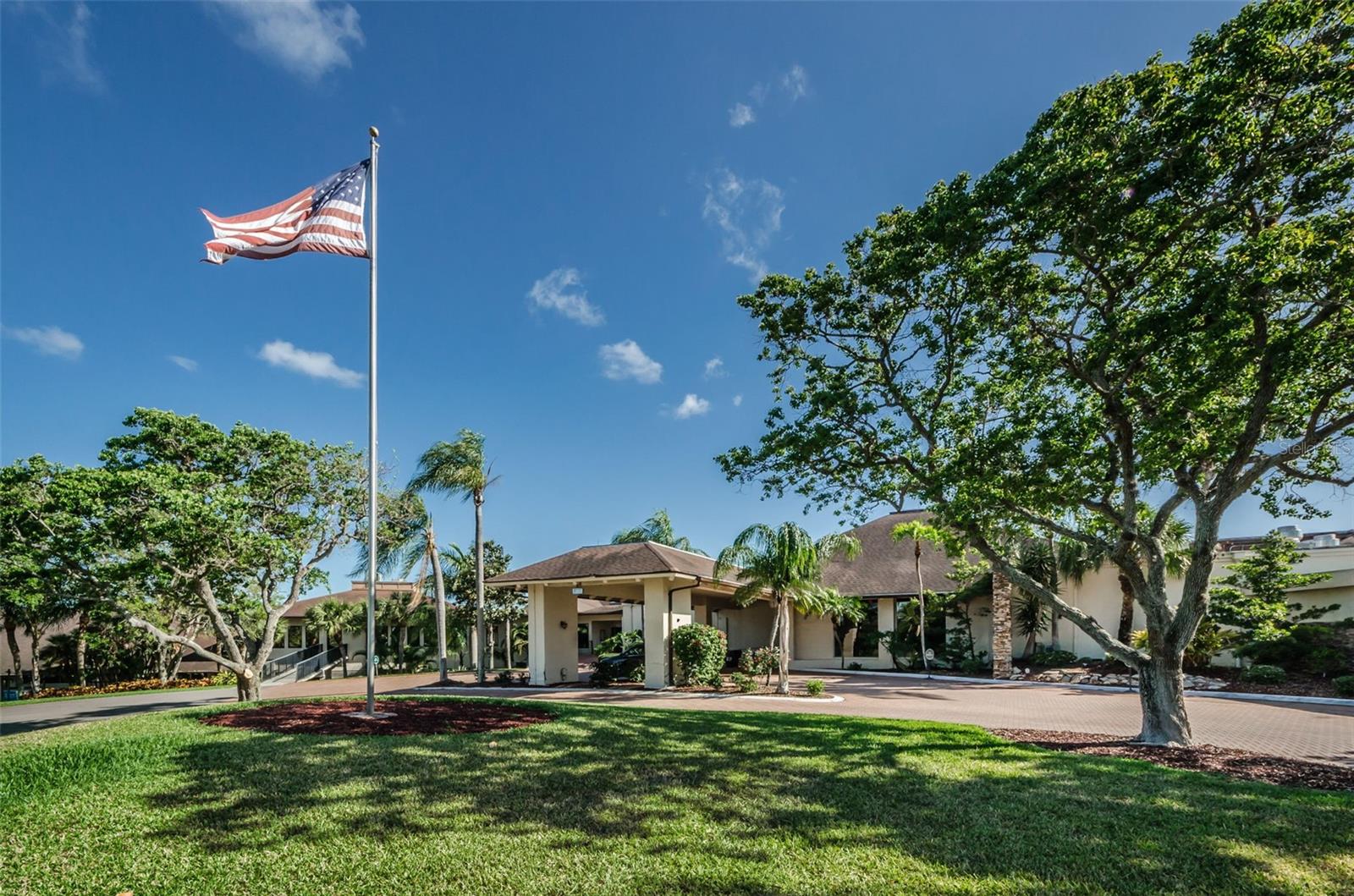 3276 FOX HILL DR — photo 46