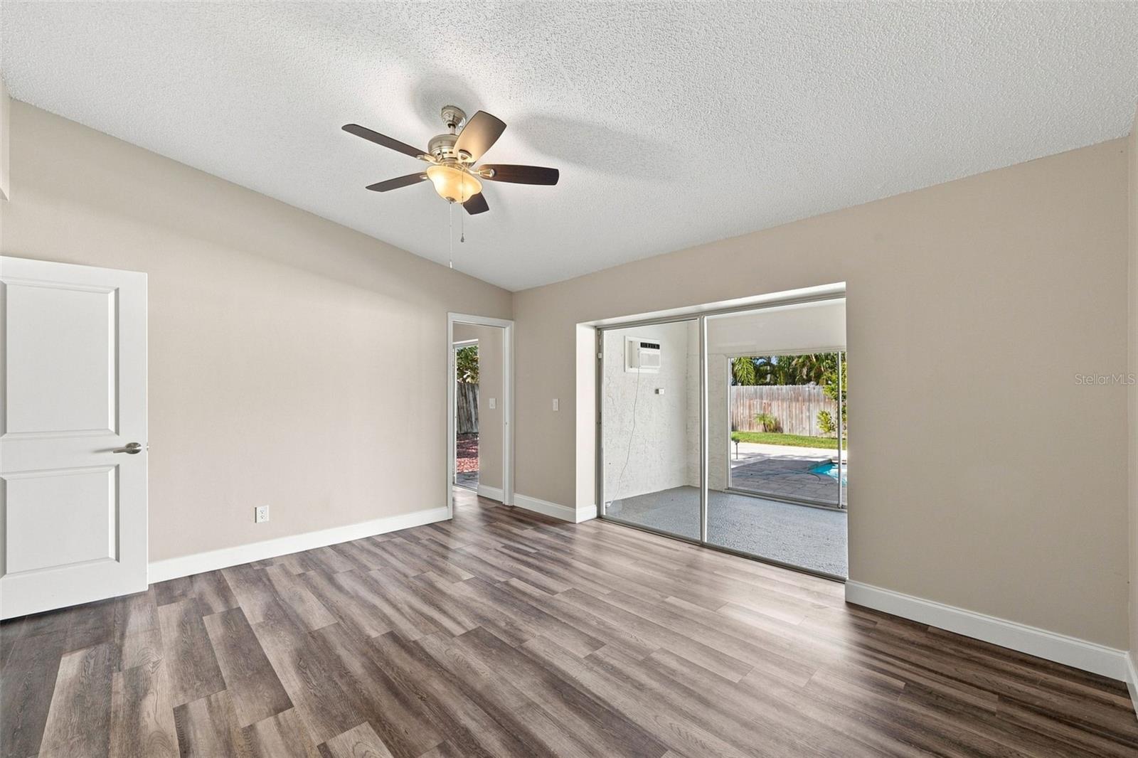 3276 FOX HILL DR — photo 5