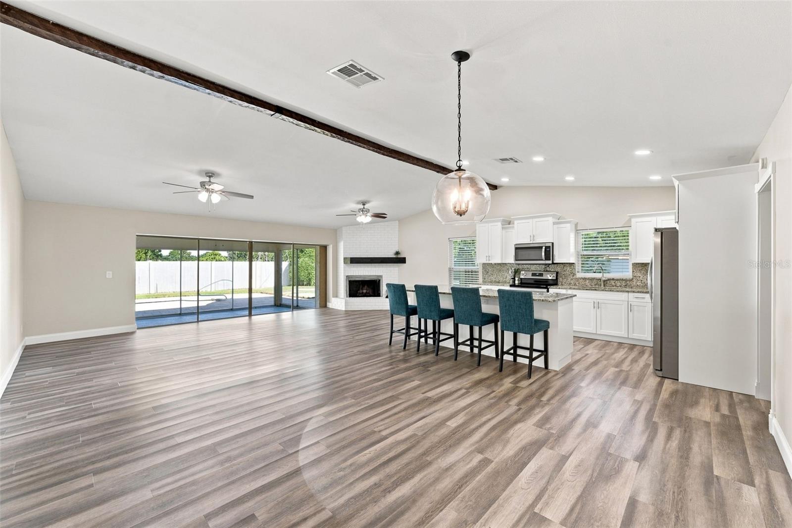 3276 FOX HILL DR — photo 4