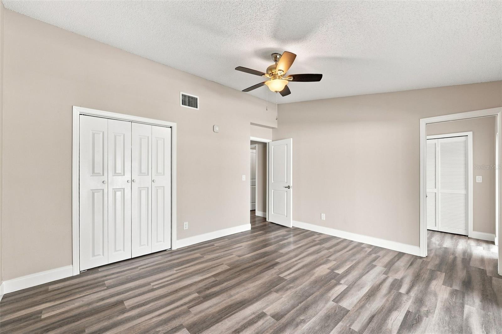 3276 FOX HILL DR — photo 25