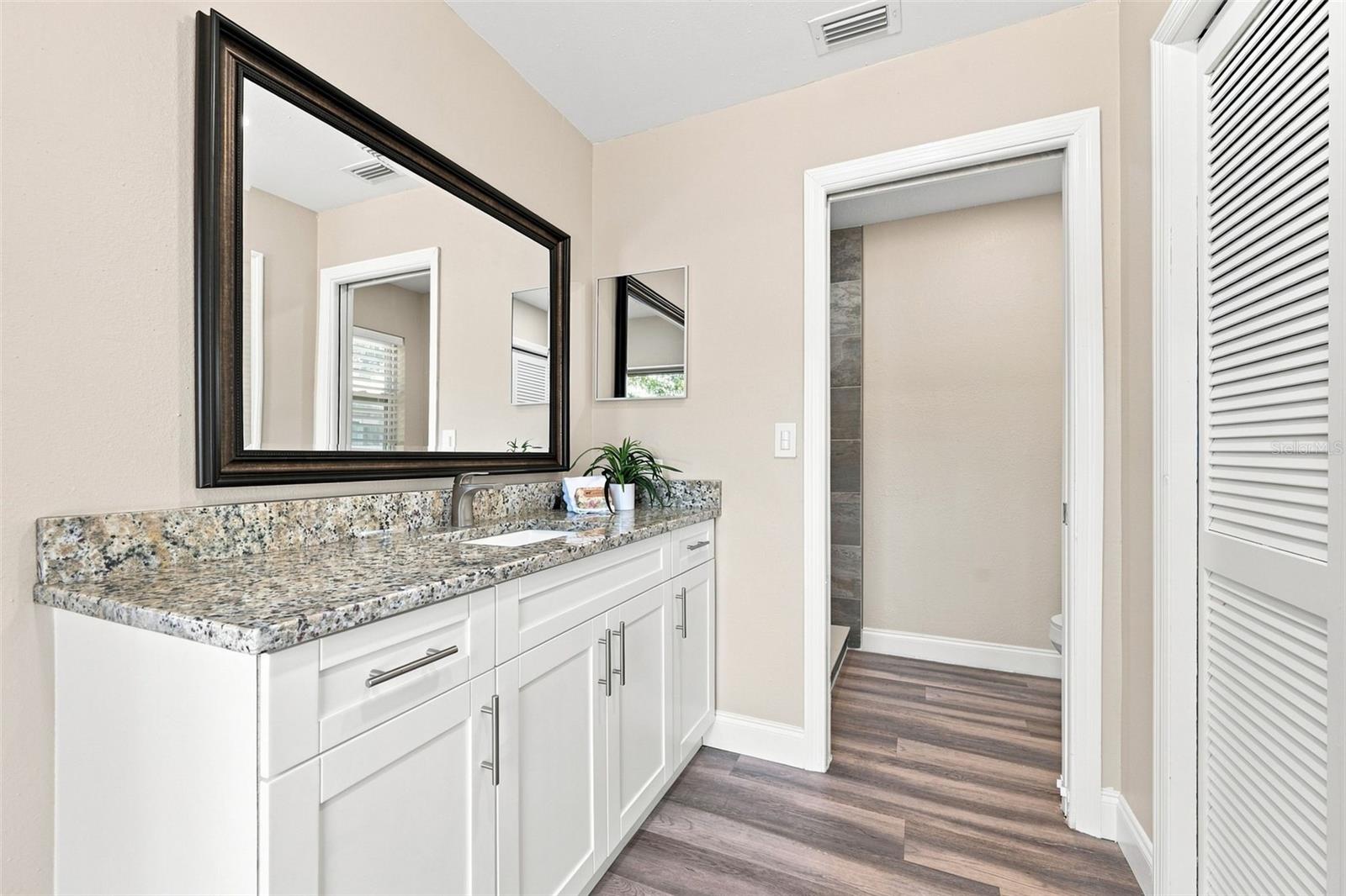 3276 FOX HILL DR — photo 26