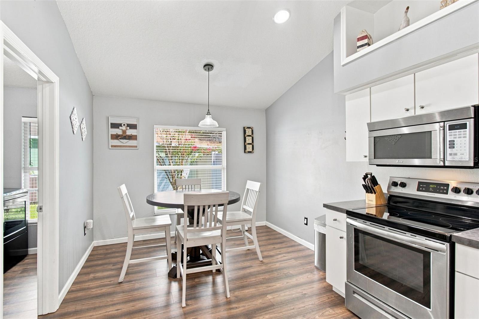 9710 WHITE BARN WAY — photo 17