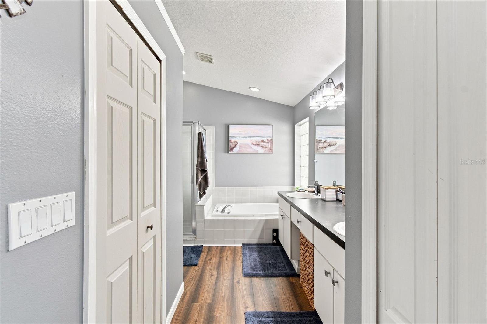 9710 WHITE BARN WAY — photo 34