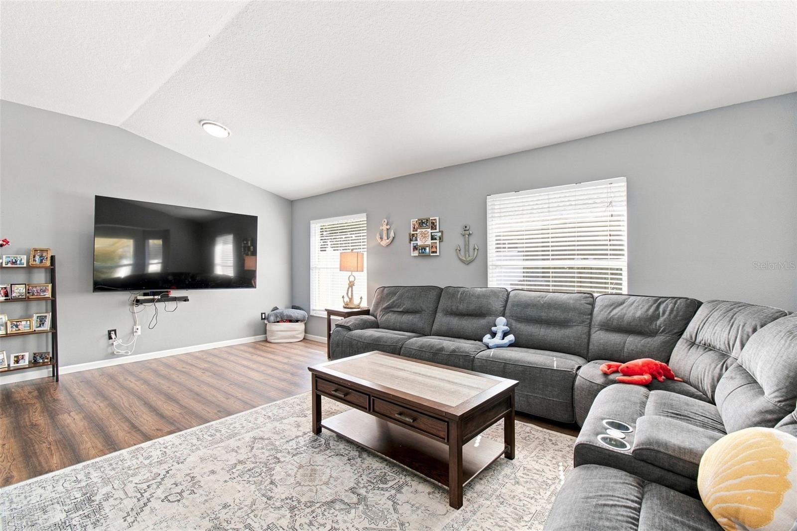9710 WHITE BARN WAY — photo 9