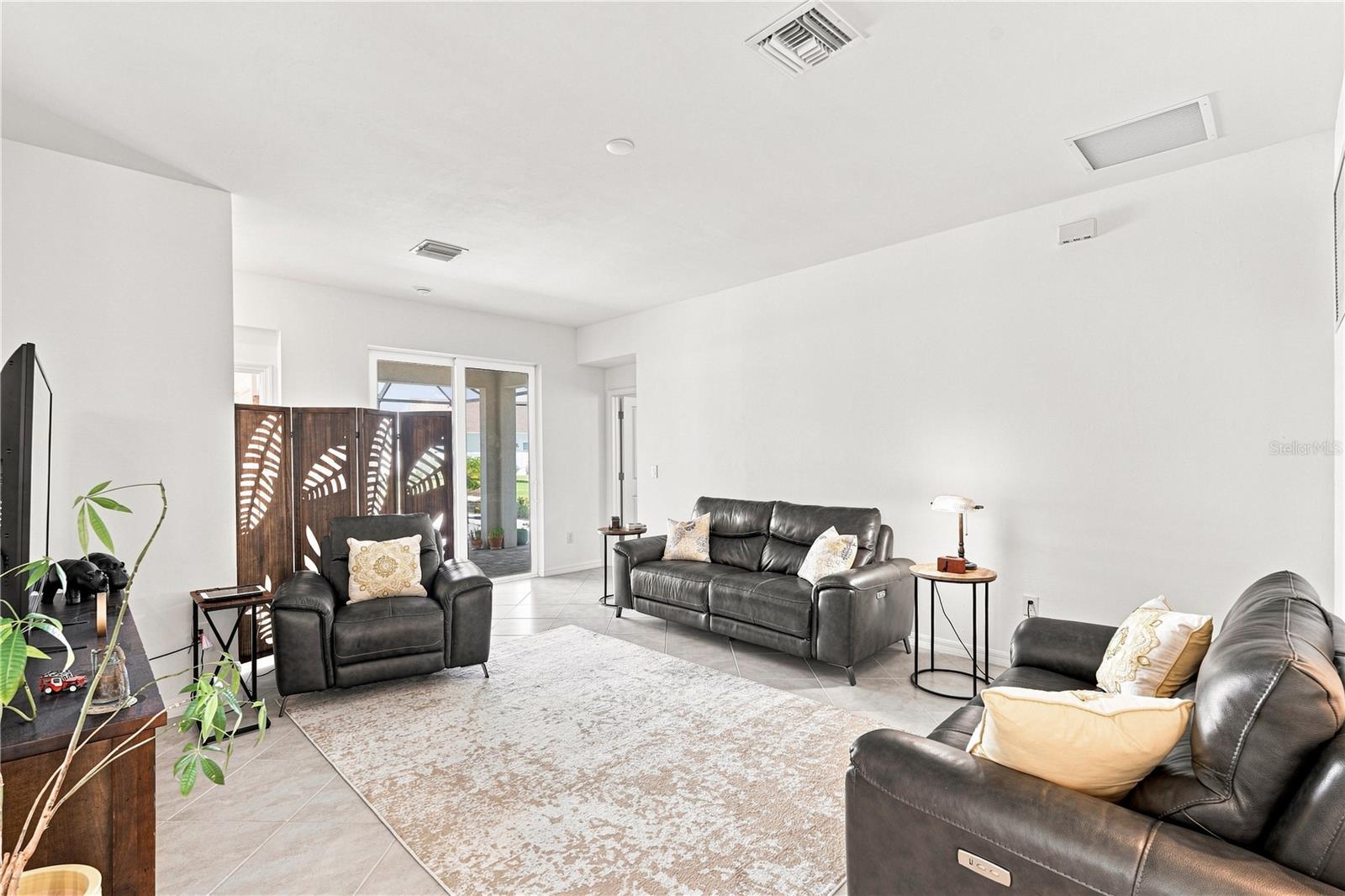 11330 BURGUNDY DR — photo 13