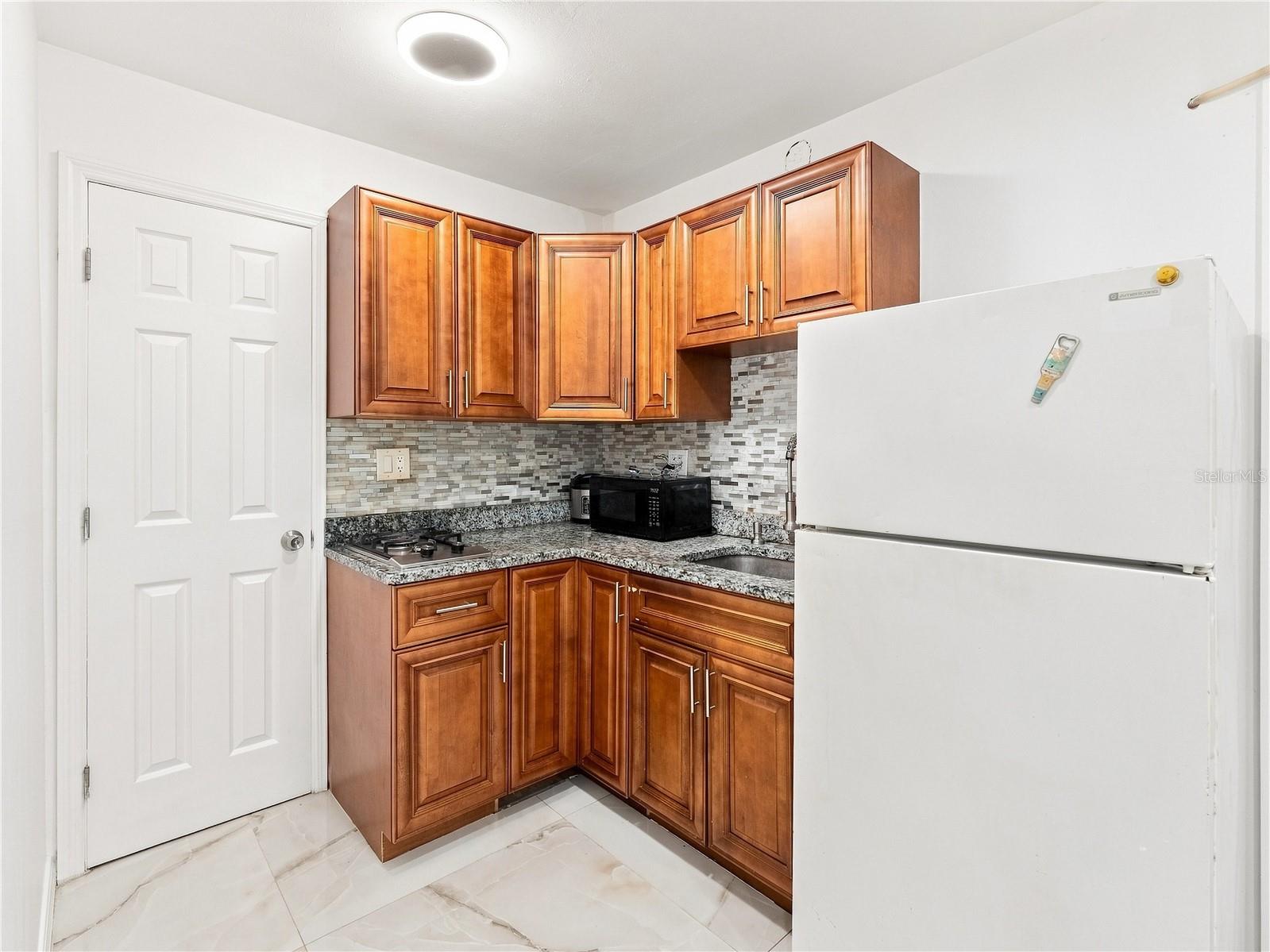 9613 SIX MILE CREEK RD — photo 32