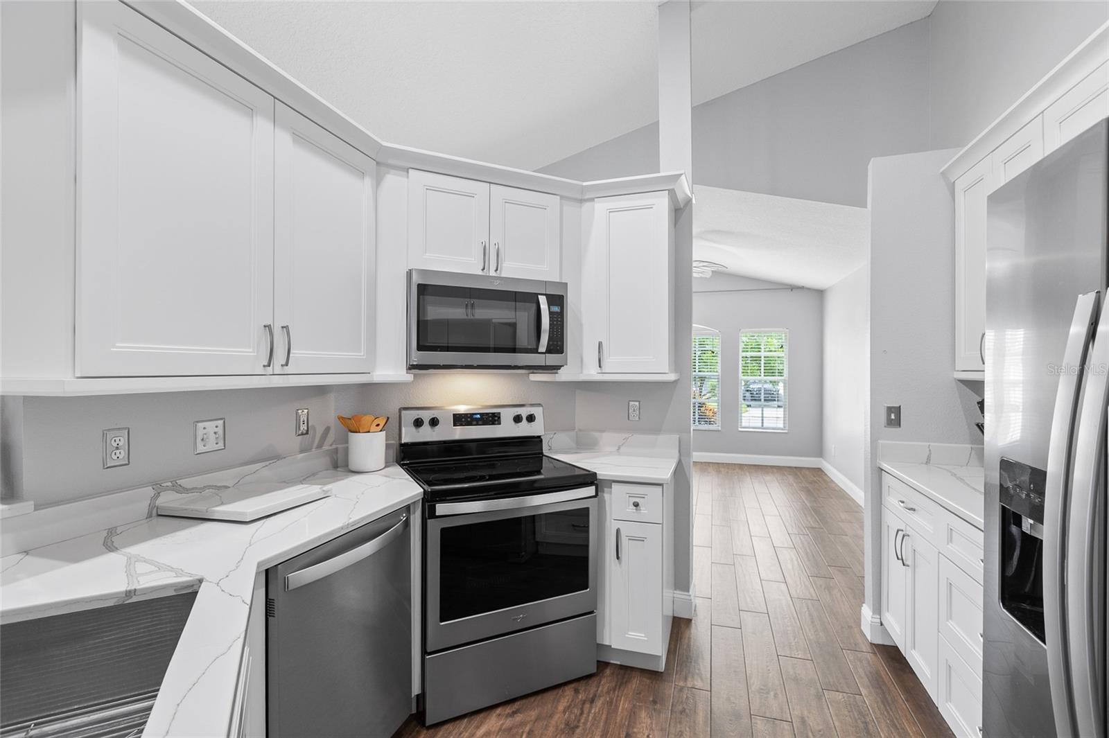 1702 MEADOW OAK LN — photo 13