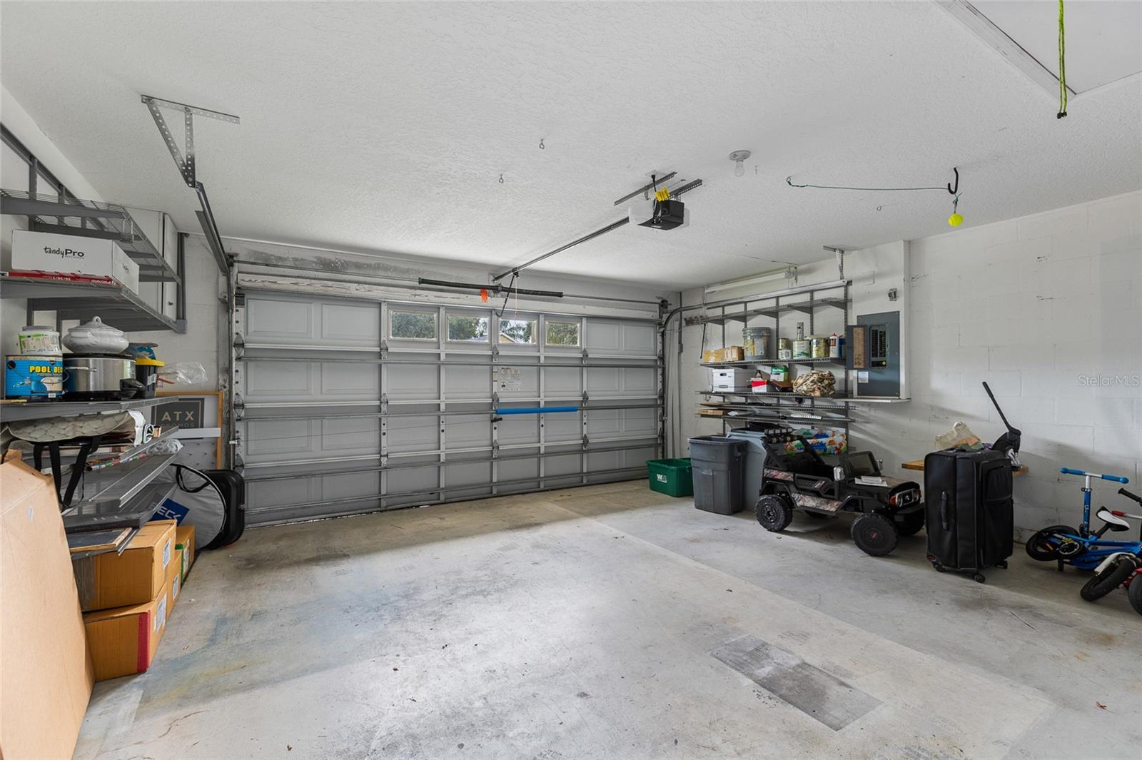 1702 MEADOW OAK LN — photo 32