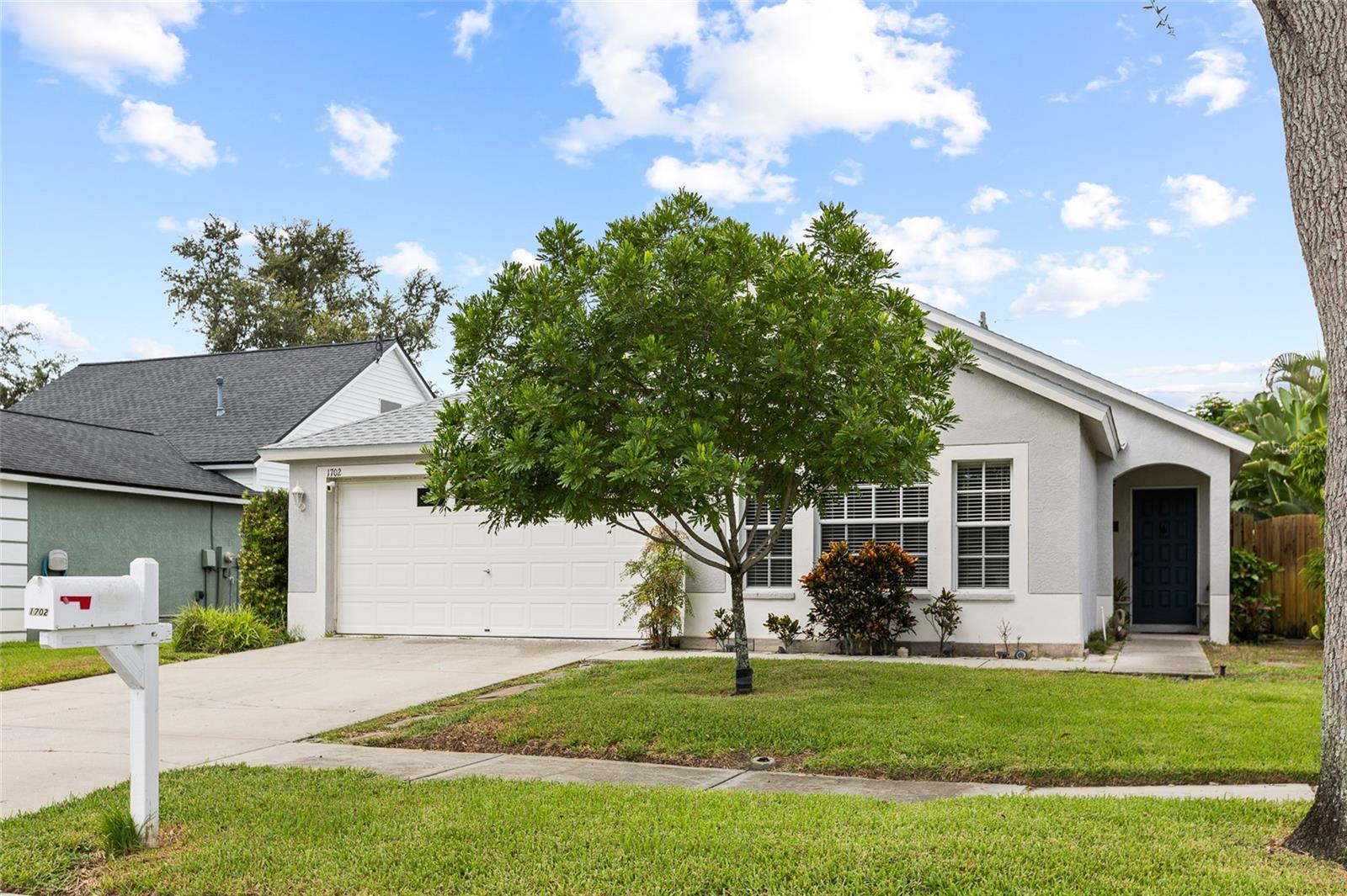 1702 MEADOW OAK LN — photo 2