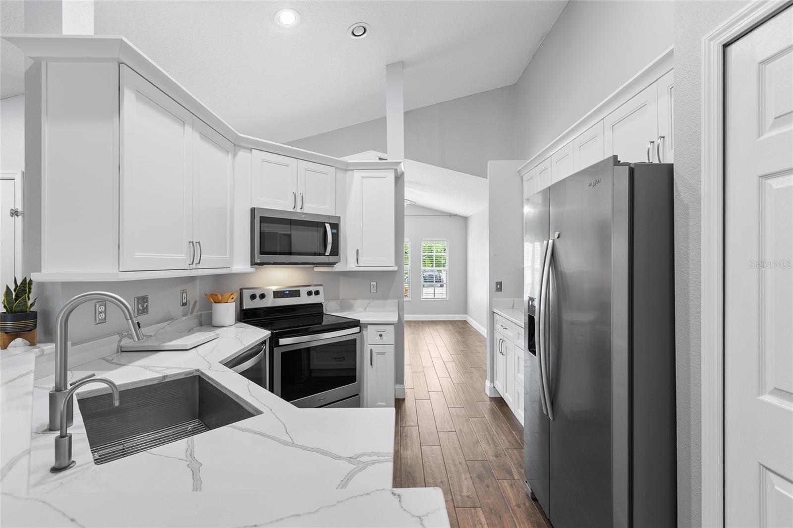 1702 MEADOW OAK LN — photo 14
