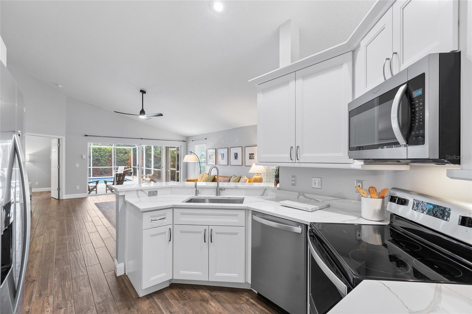 1702 MEADOW OAK LN — photo 12