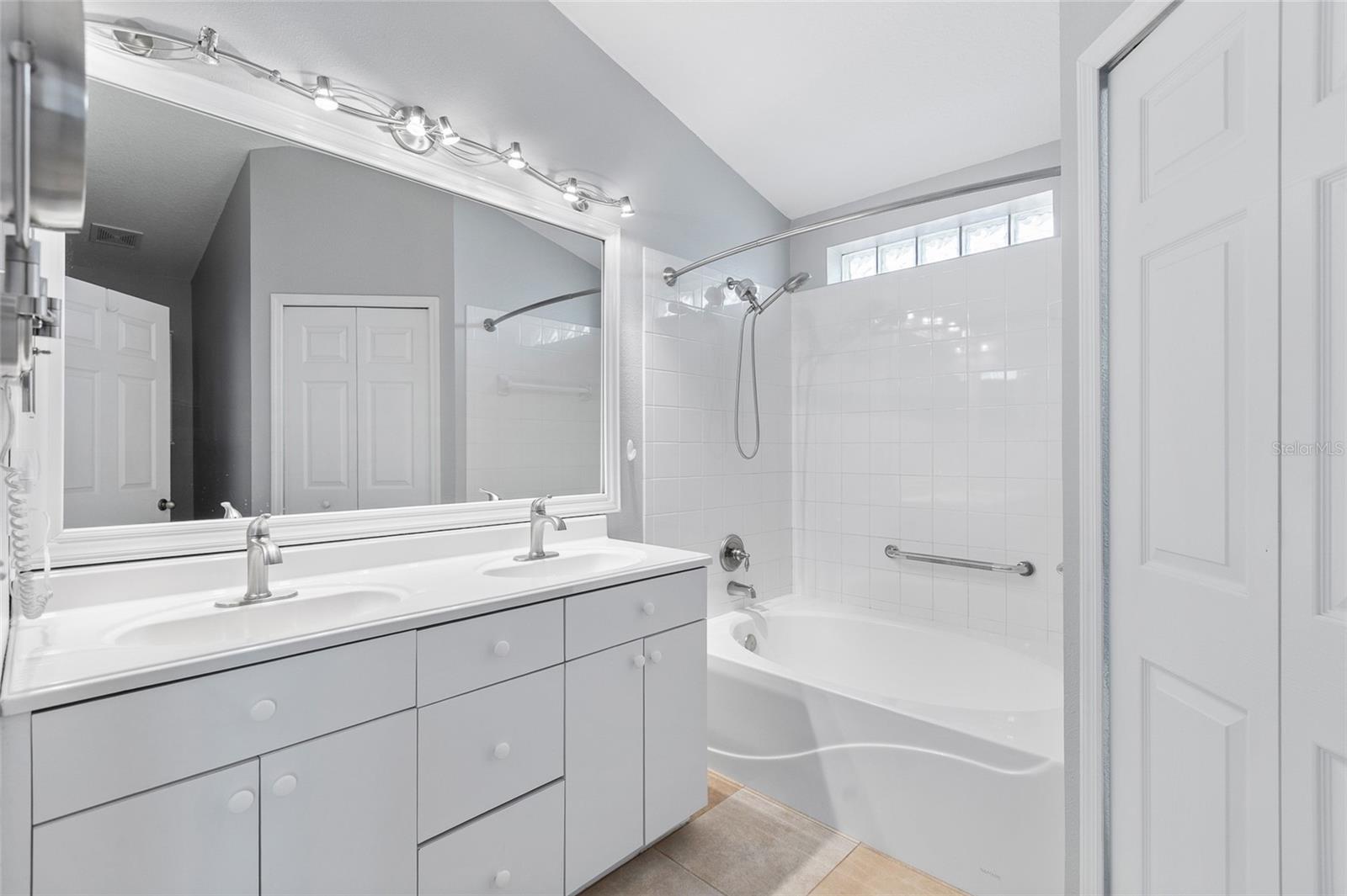 1702 MEADOW OAK LN — photo 23