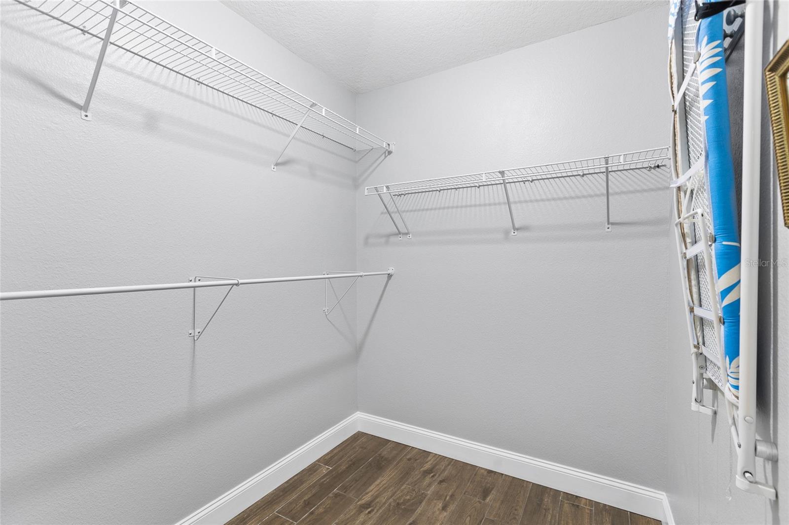 1702 MEADOW OAK LN — photo 24