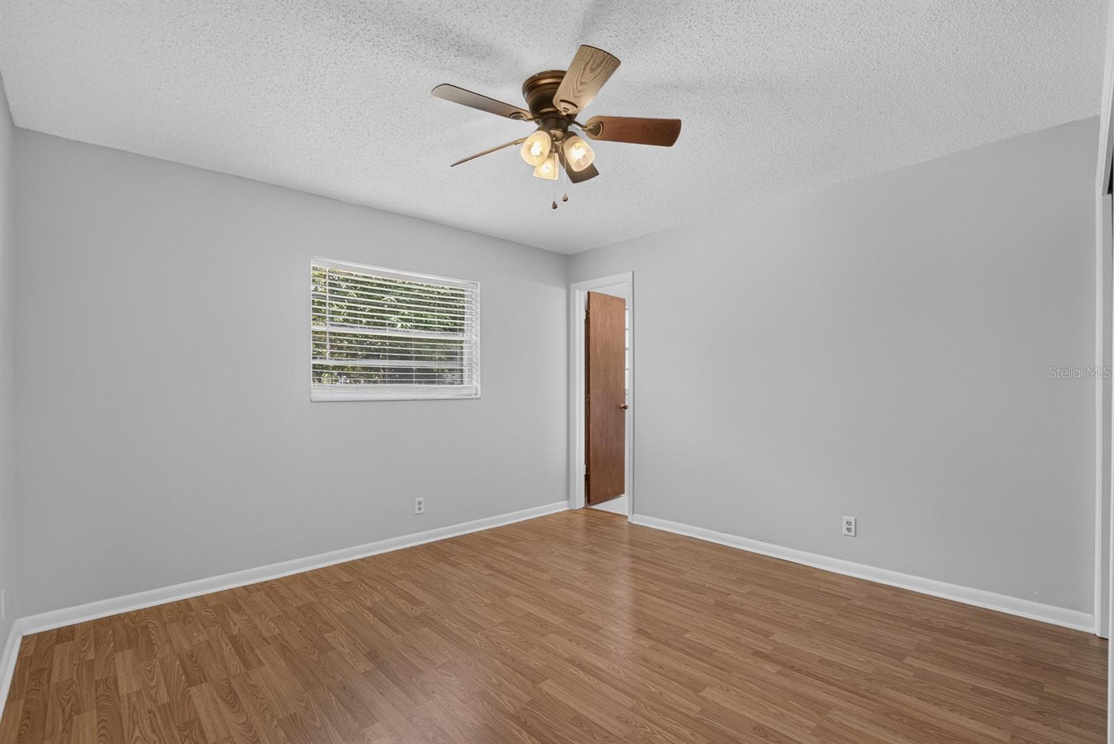 403 ALMA DR — photo 19