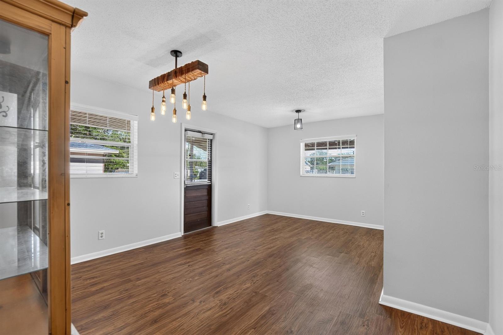 403 ALMA DR — photo 16