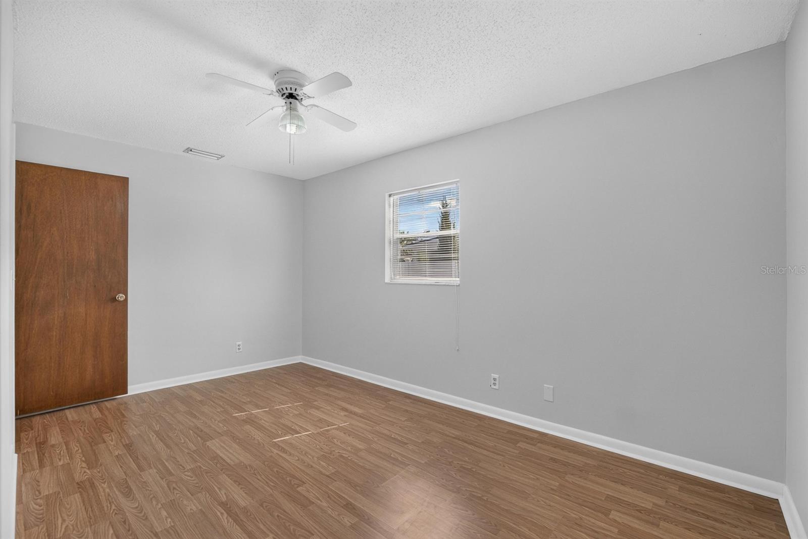 403 ALMA DR — photo 26