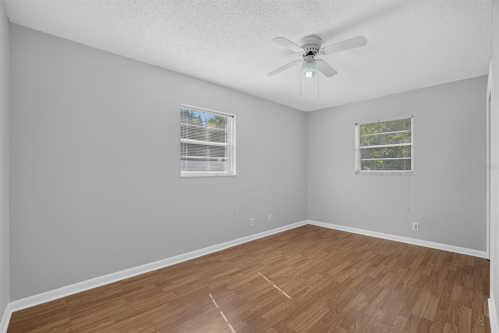 403 ALMA DR — photo 23