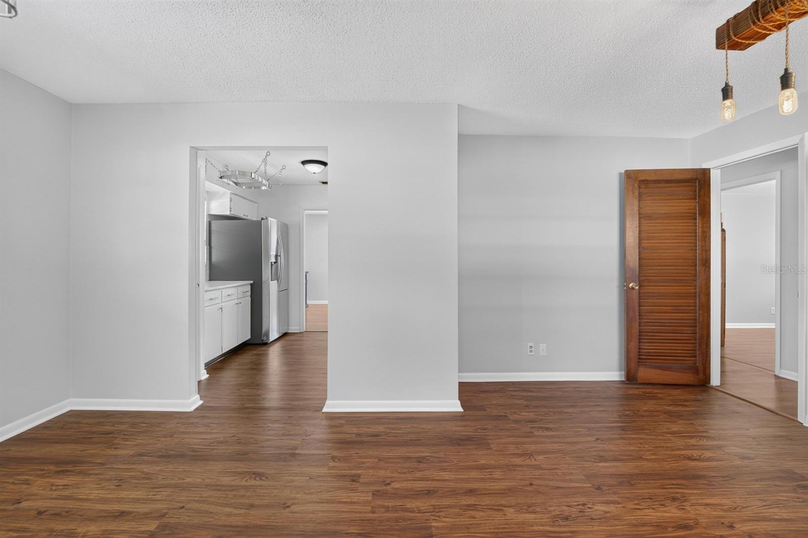 403 ALMA DR — photo 18