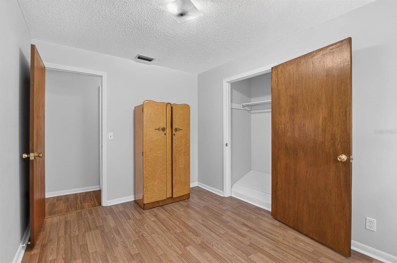 403 ALMA DR — photo 28