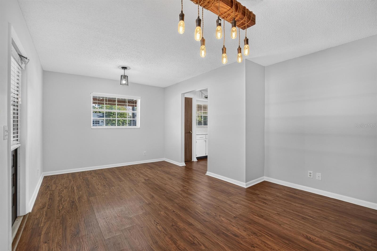 403 ALMA DR — photo 17