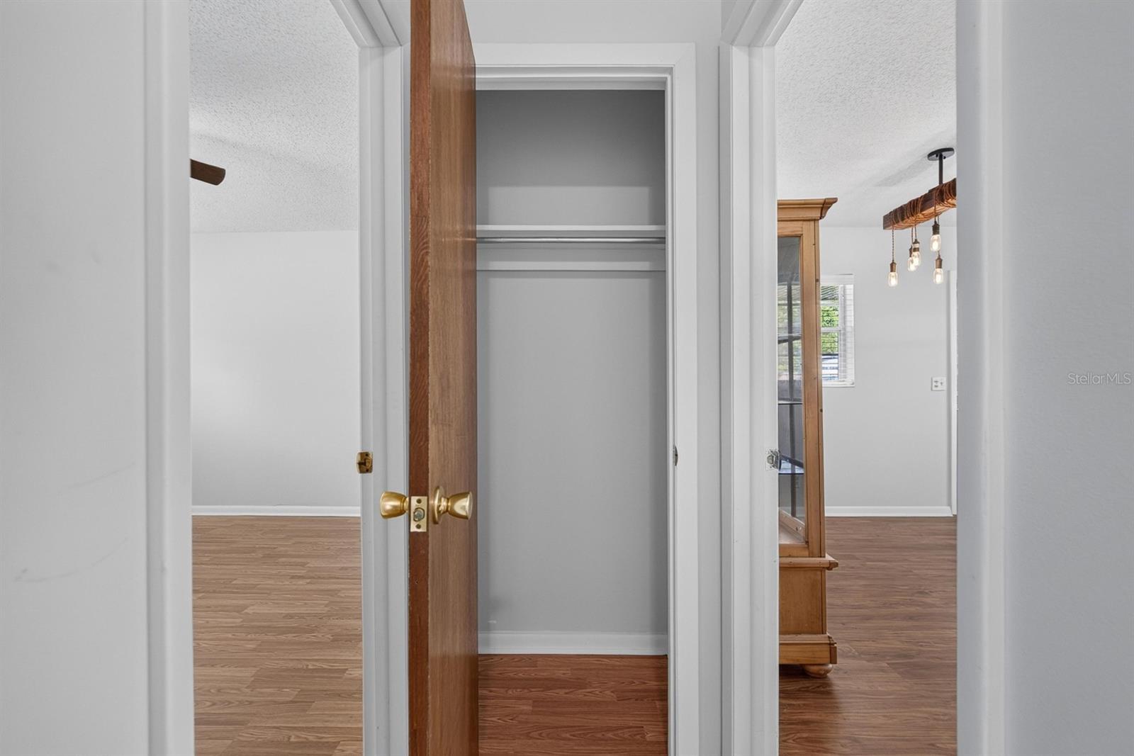 403 ALMA DR — photo 38