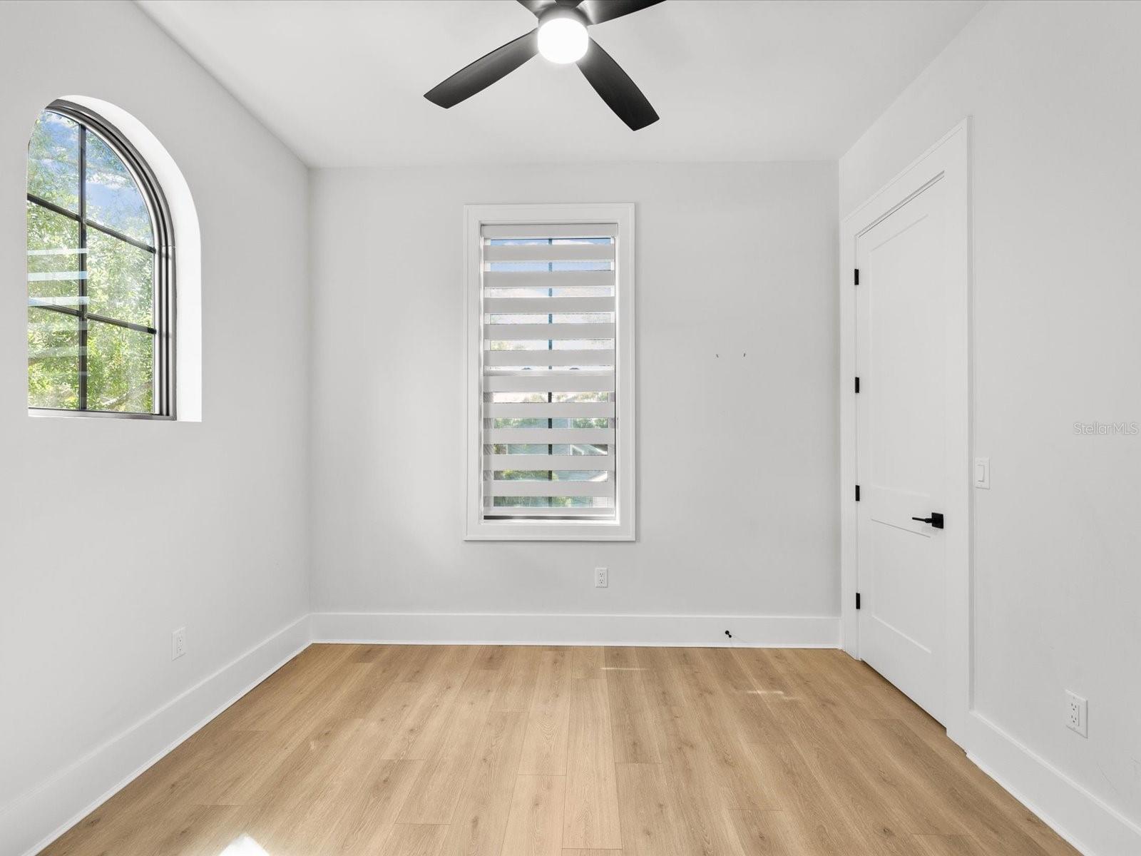 2123 S CORTEZ AVE — photo 56