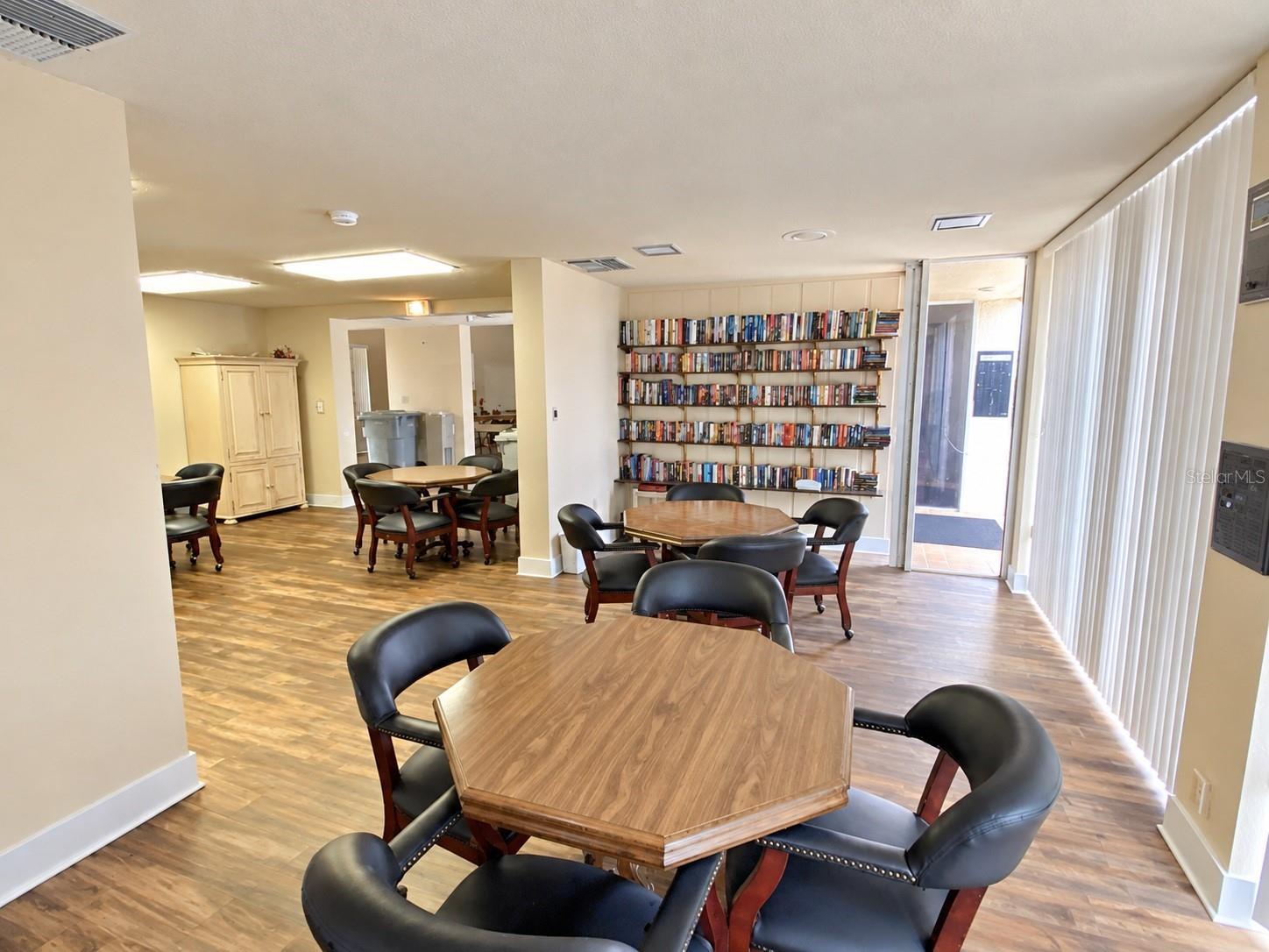 4359 GREAT LAKES DR N — photo 22