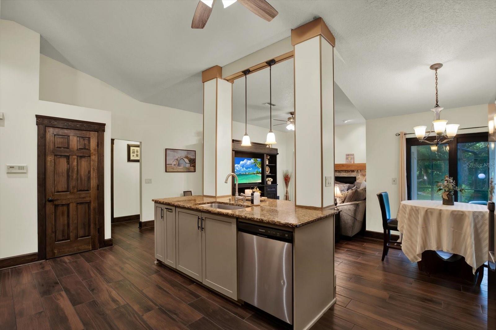 18671 AUTUMN LAKE AVE — photo 13