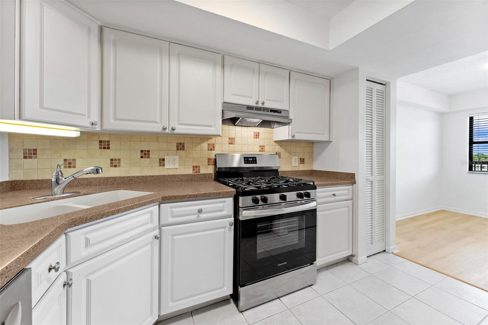 5400 PARK ST N #511 — photo 5