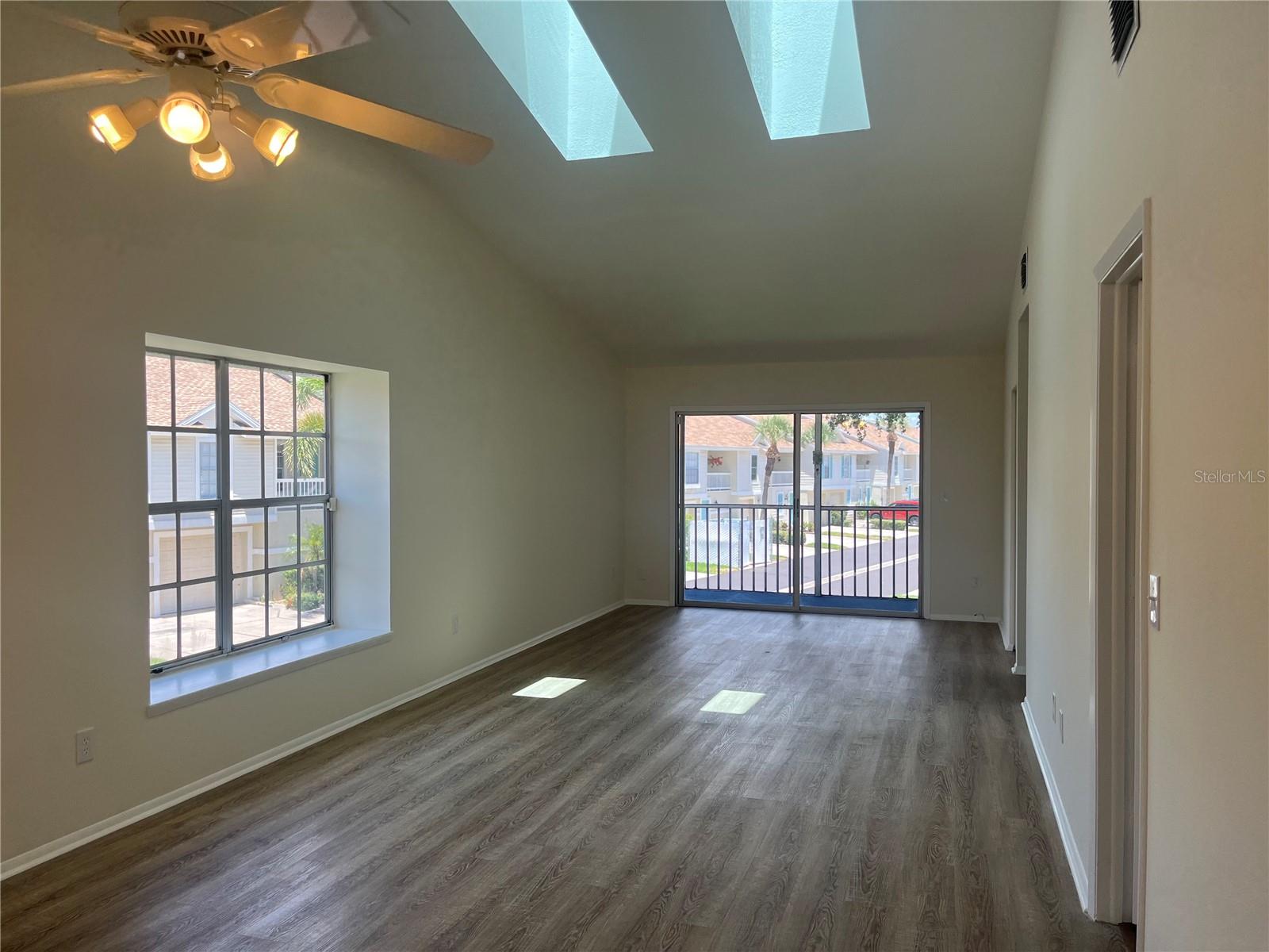 12325 SUN VISTA CT W — photo 9