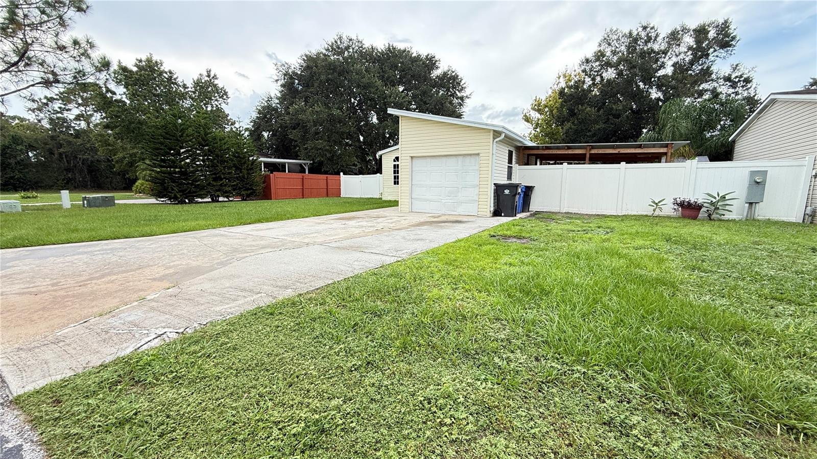 10404 BRUSSELS DR — photo 2