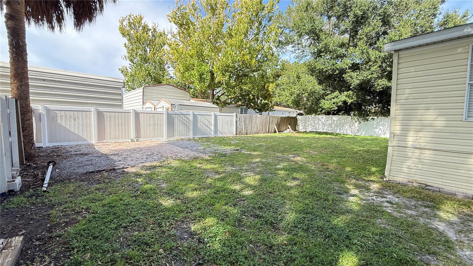 10404 BRUSSELS DR — photo 5