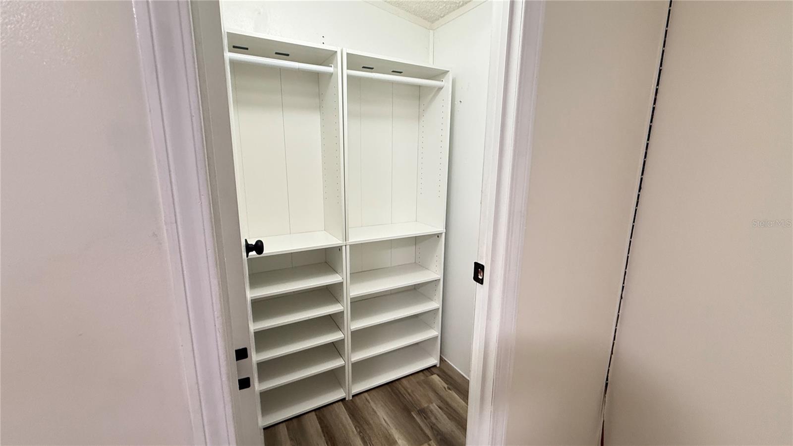 10404 BRUSSELS DR — photo 27