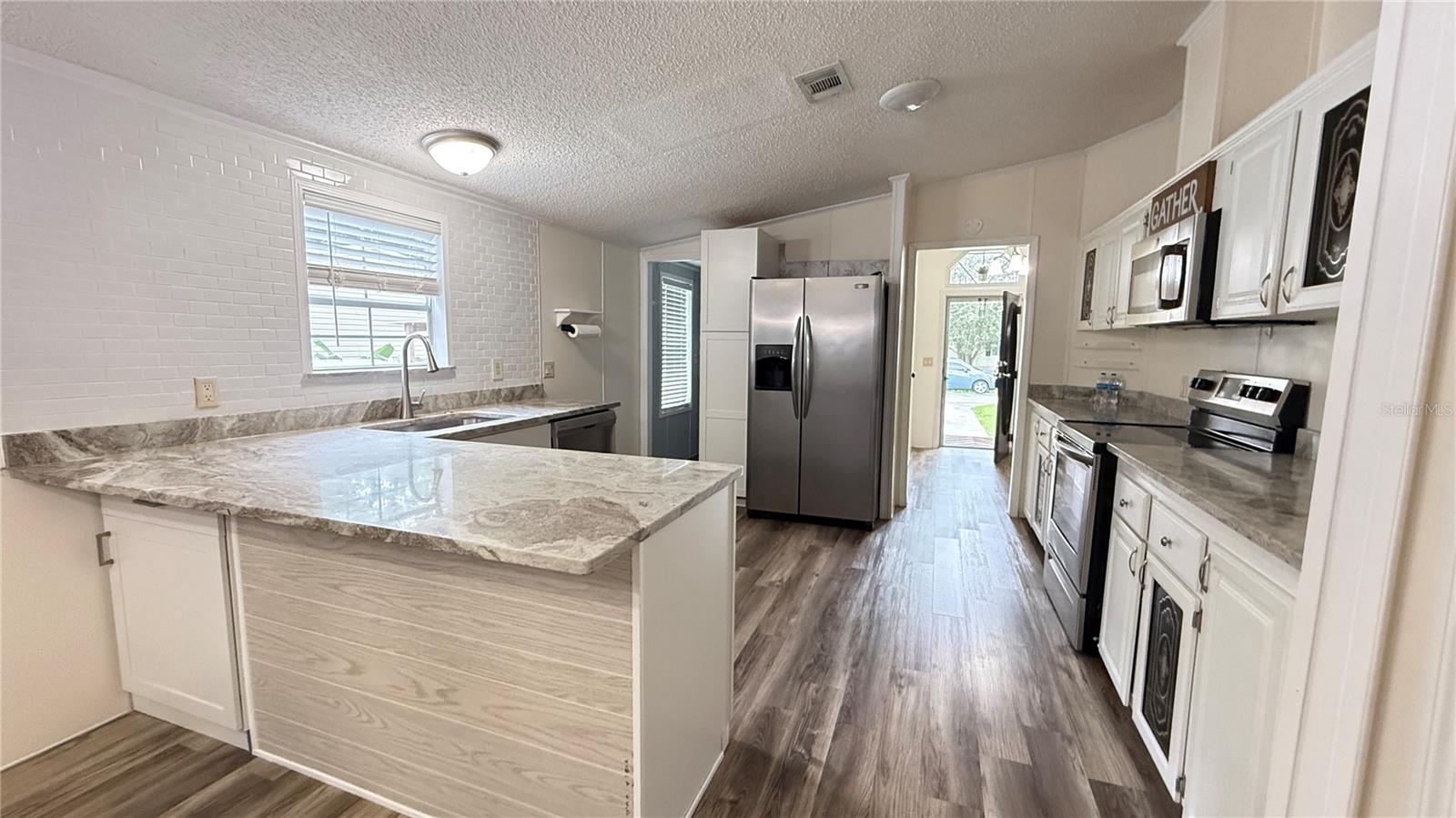 10404 BRUSSELS DR — photo 33