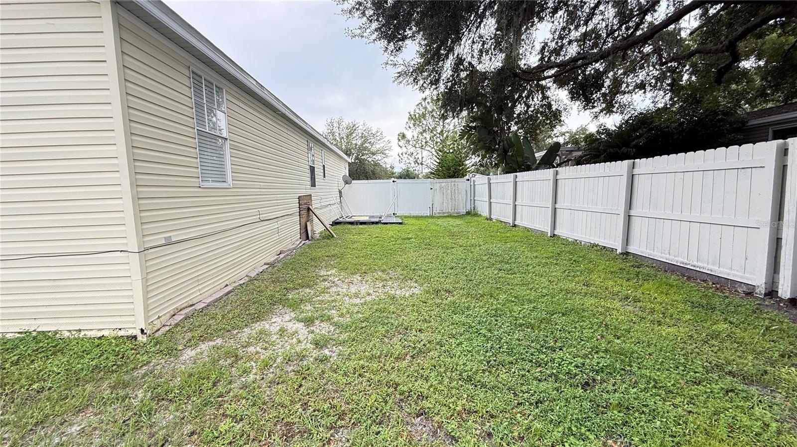 10404 BRUSSELS DR — photo 21