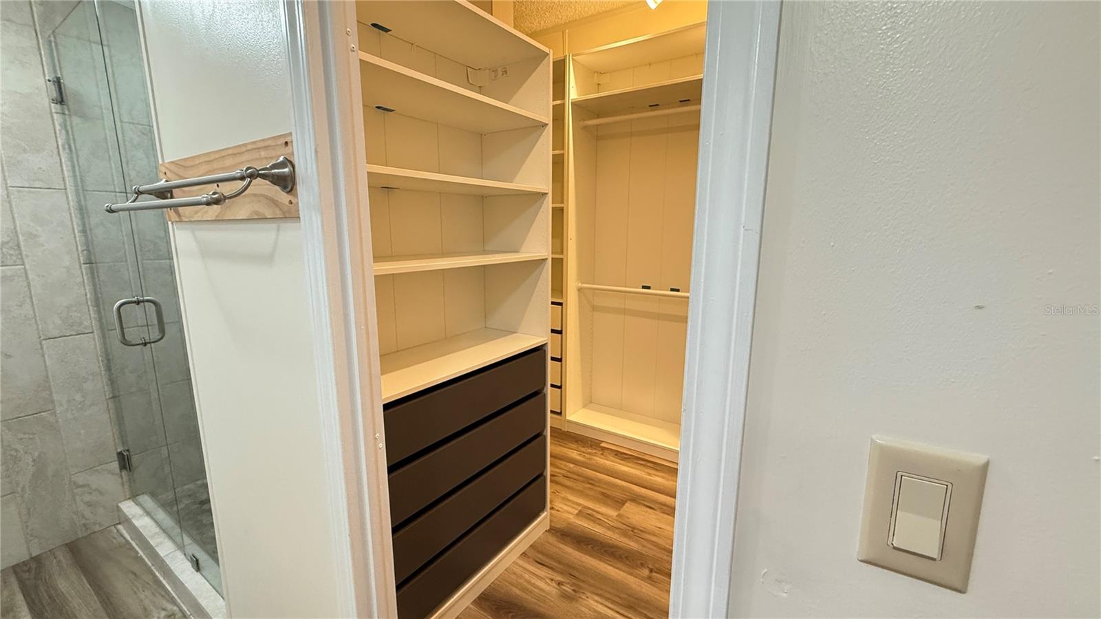 10404 BRUSSELS DR — photo 23