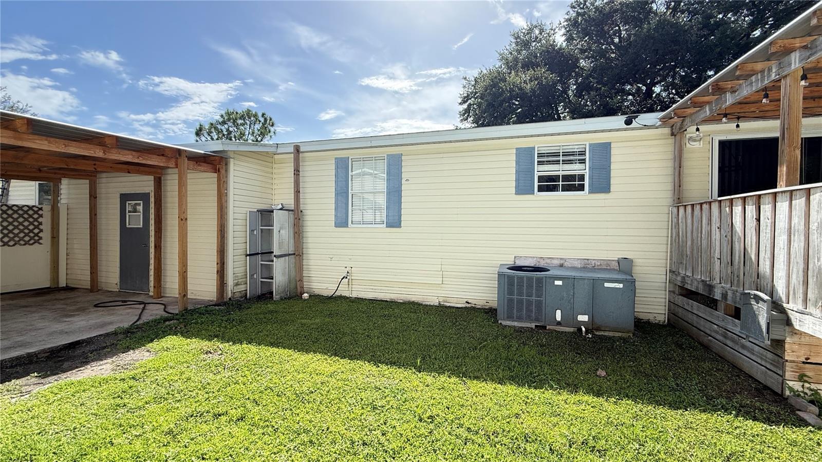 10404 BRUSSELS DR — photo 9