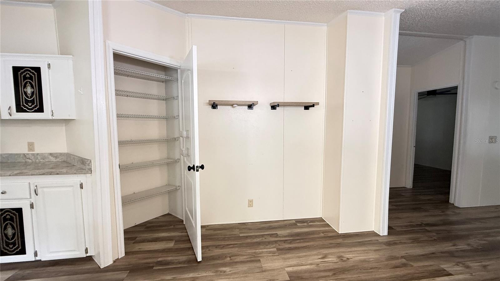 10404 BRUSSELS DR — photo 34