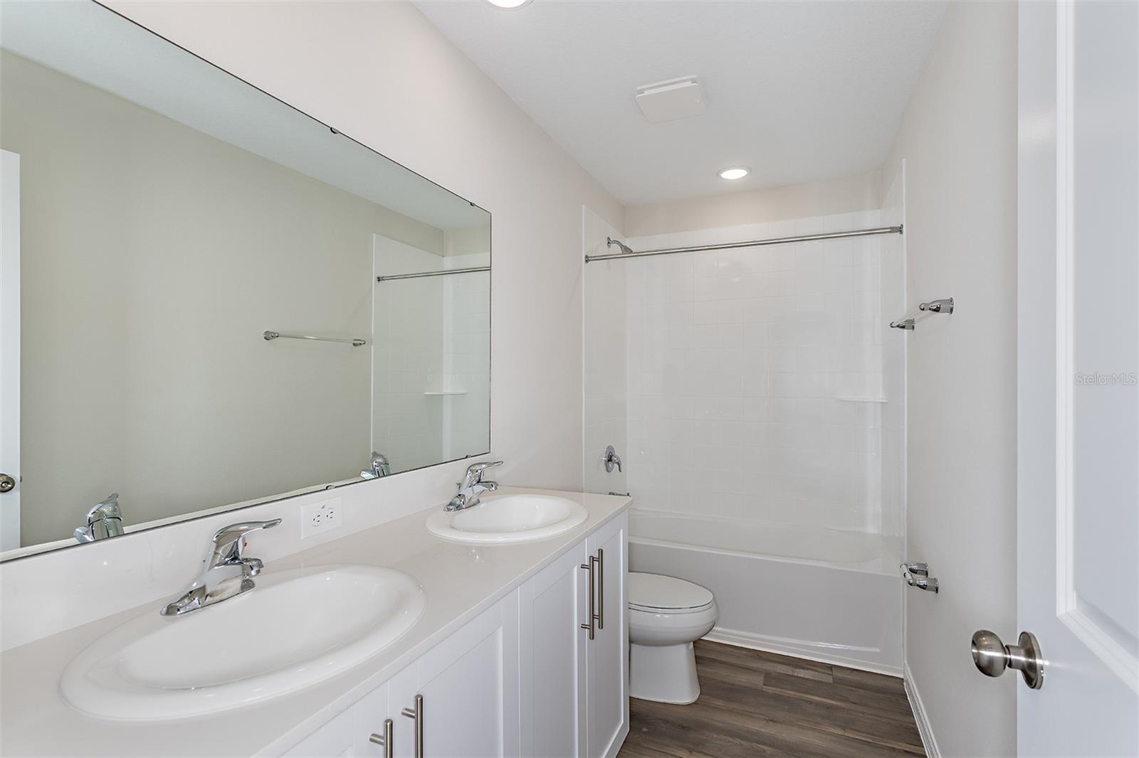 36715 THORNHEDGE DR — photo 14