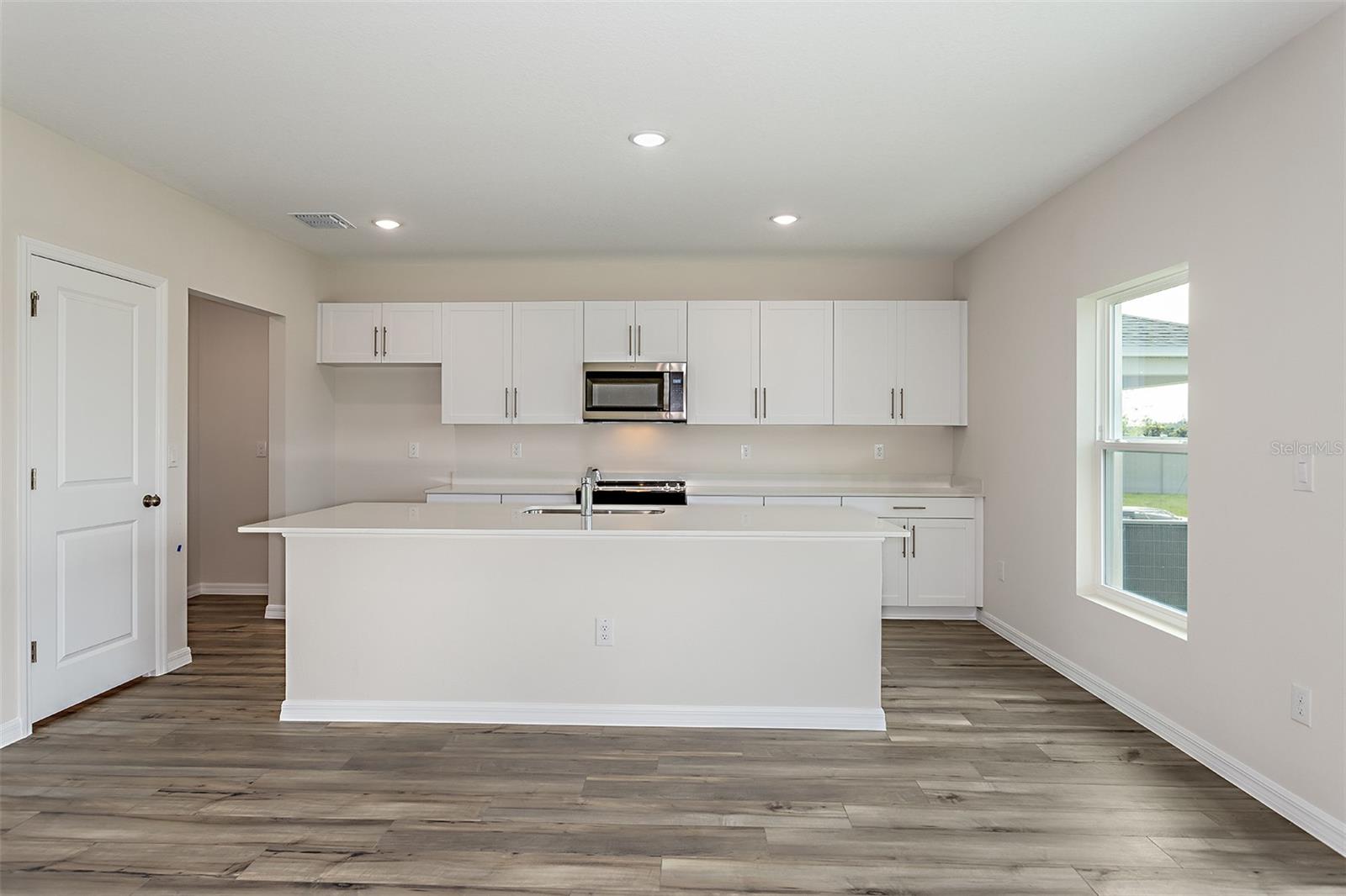 36715 THORNHEDGE DR — photo 2