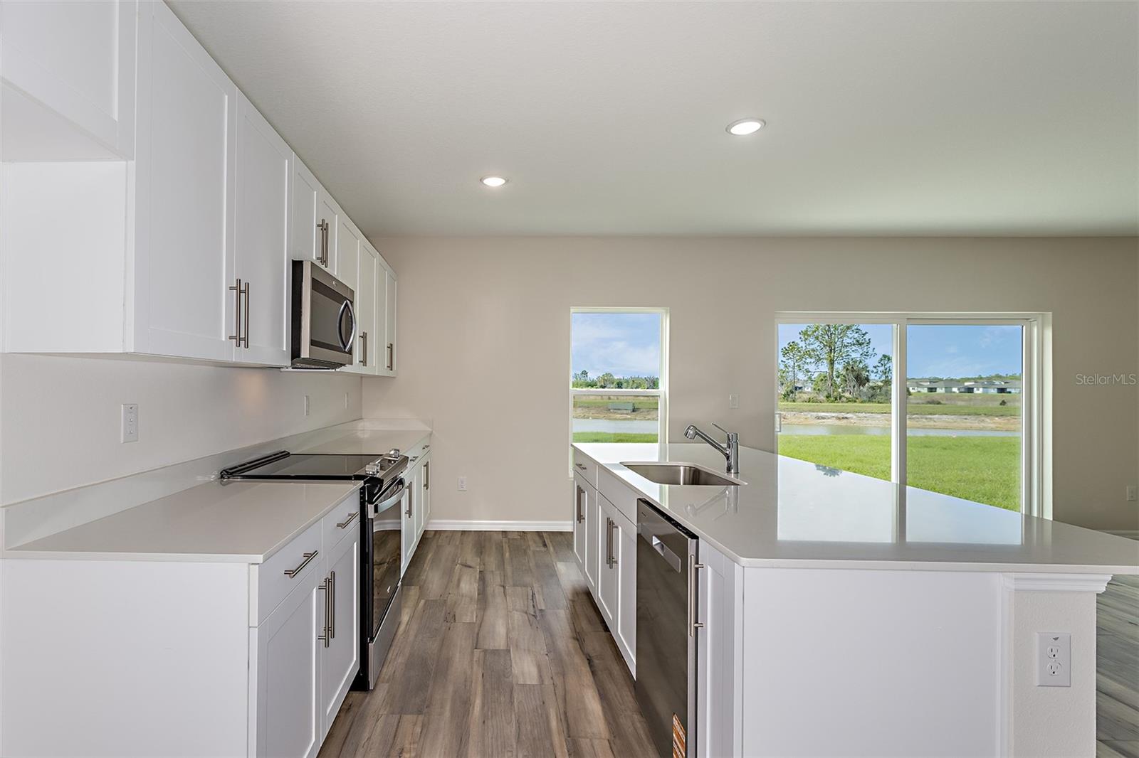 36715 THORNHEDGE DR — photo 8