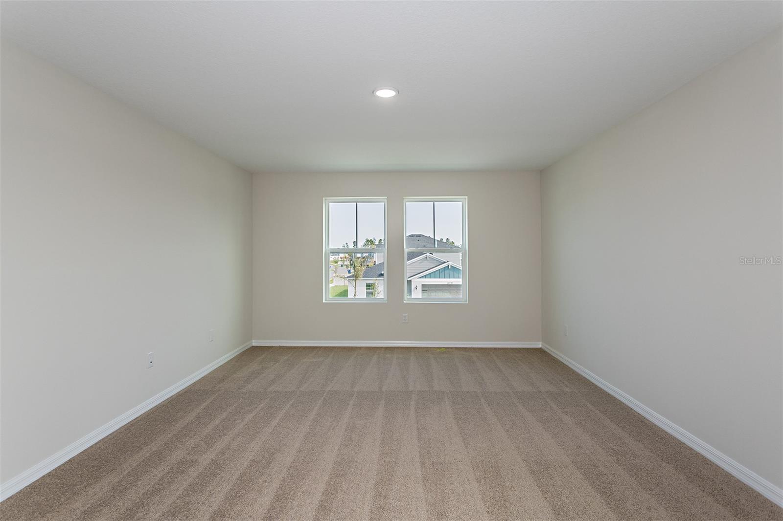 36715 THORNHEDGE DR — photo 18