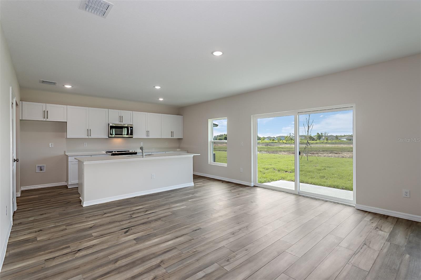 36715 THORNHEDGE DR — photo 10
