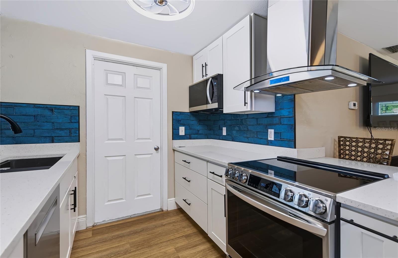 9029 LEISURE LN N — photo 12