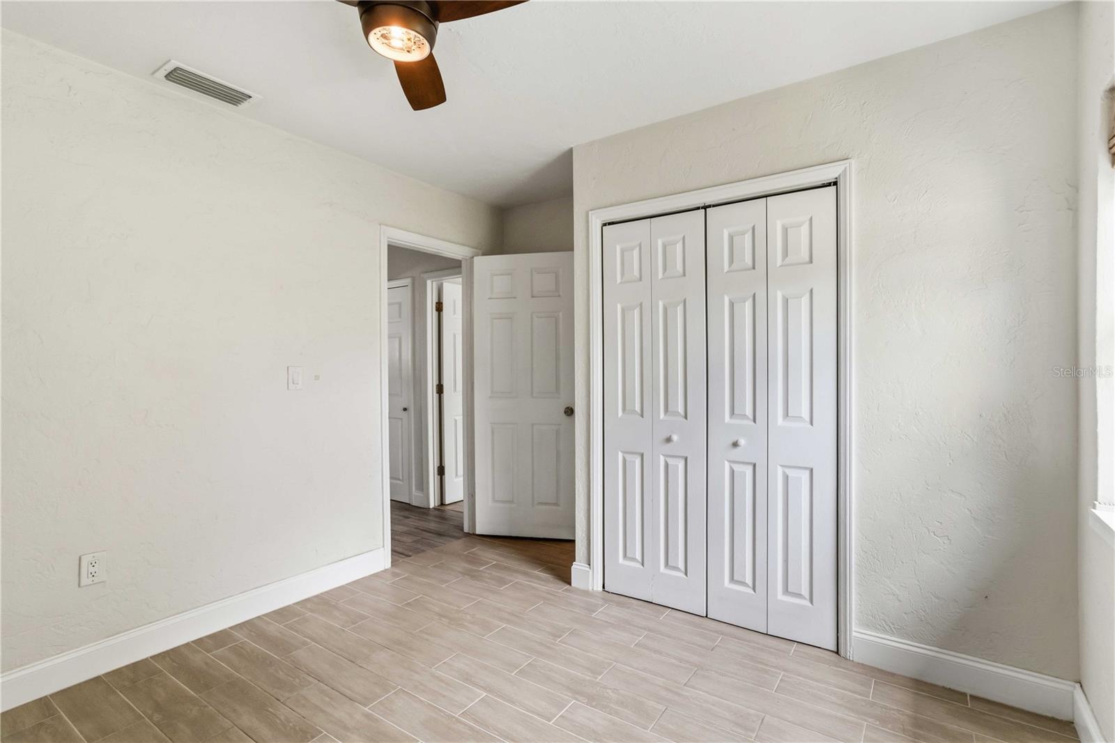 2924 HILLVIEW ST — photo 20