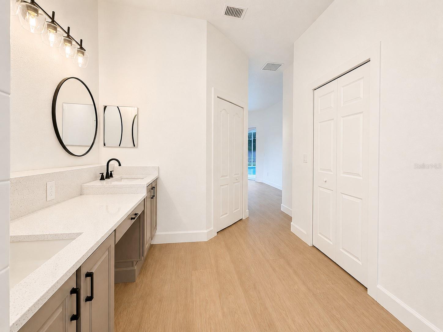 2532 BELLWOOD DR — photo 17
