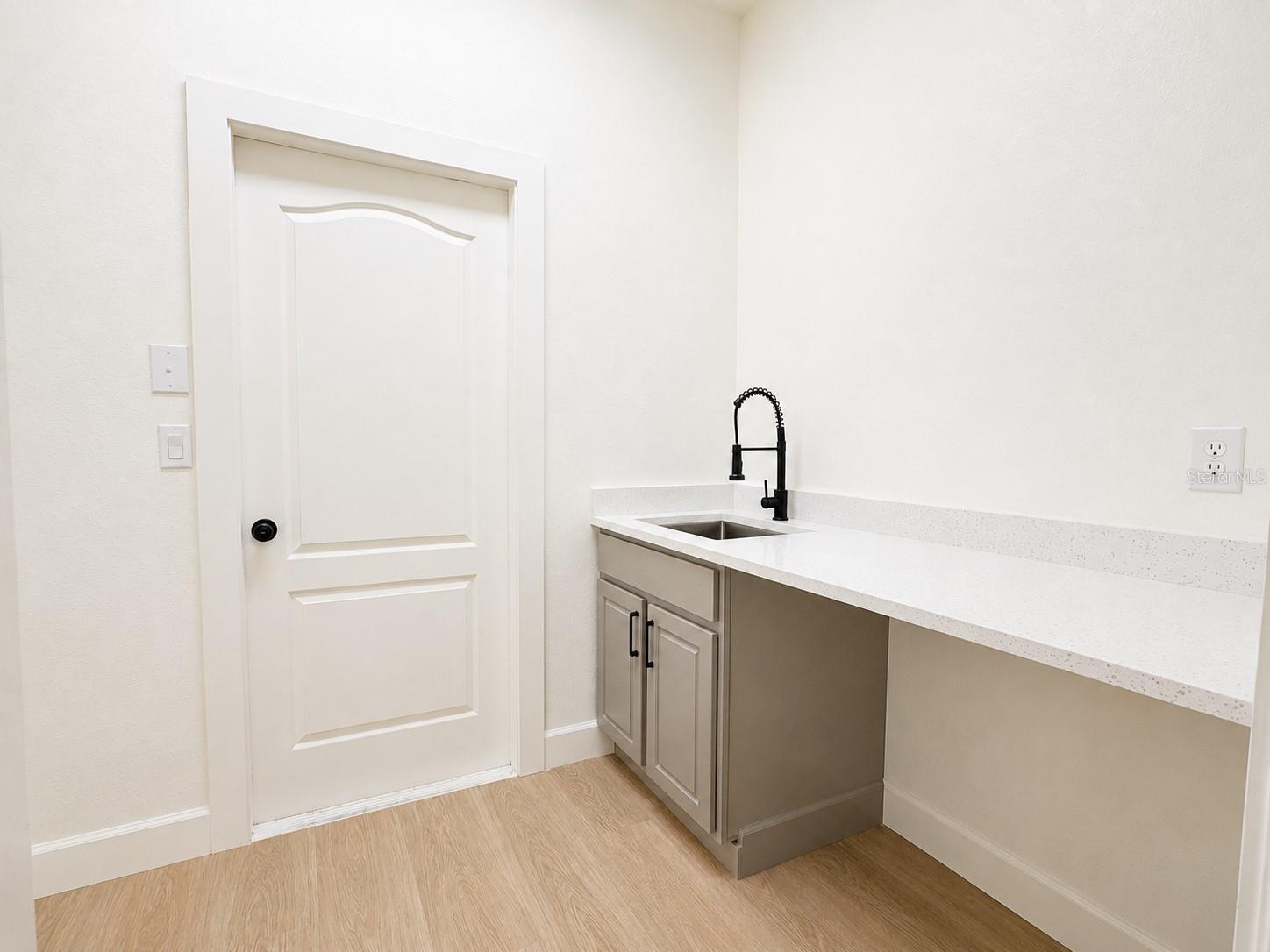 2532 BELLWOOD DR — photo 25