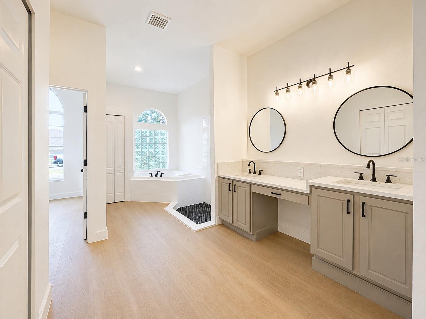 2532 BELLWOOD DR — photo 15