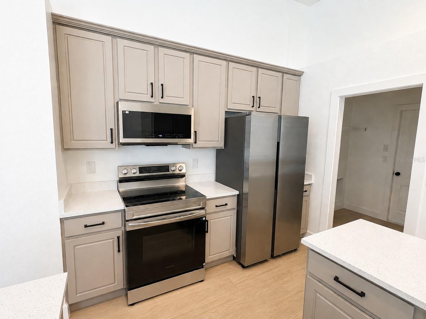 2532 BELLWOOD DR — photo 24